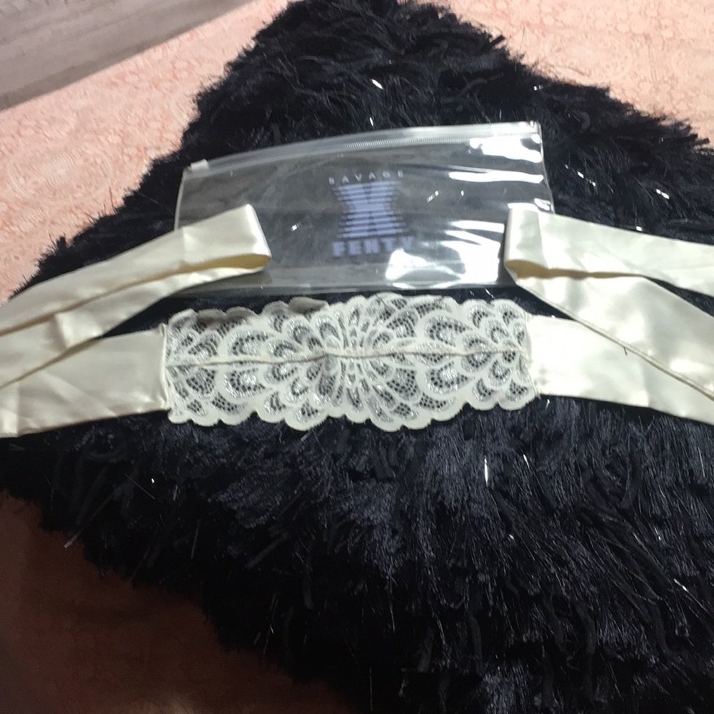 Lace eye mask with tie back